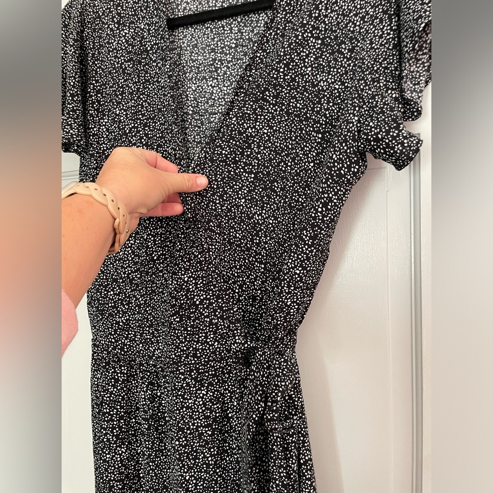 Euc Zesica black and white tie polka dot wrap dress size medium - Picture 4 of 7